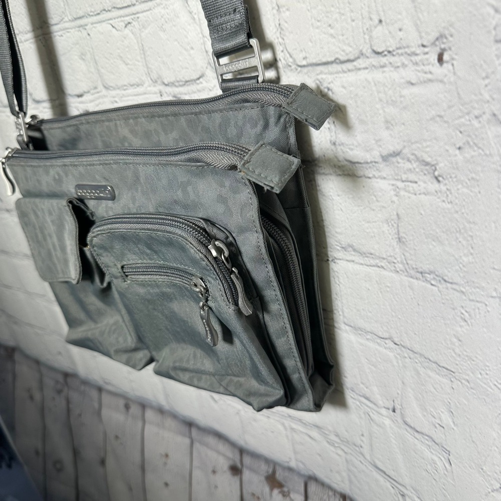 Baggallini Gray Leopard Print Crossbody Bag Nylon Travel Organizer Multi-Pocket - Picture 5 of 13